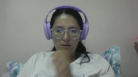 sweetyypeach online show from 02/11/25, 03:29