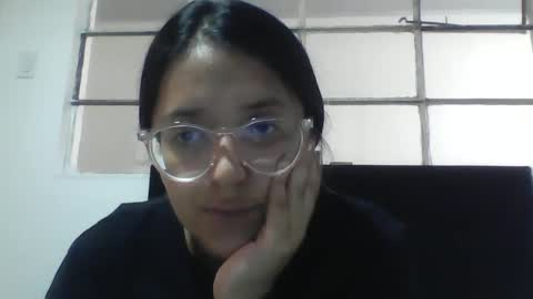 sweetyypeach online show from 02/13/25, 05:22
