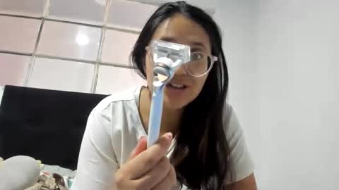 sweetyypeach online show from 02/20/25, 07:08