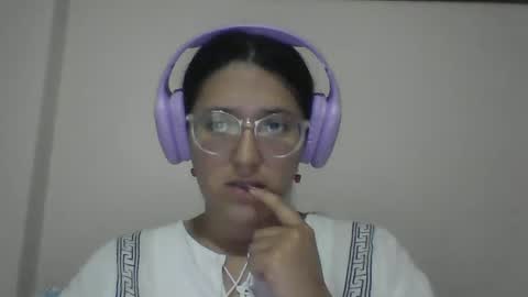 sweetyypeach online show from 02/23/25, 04:28