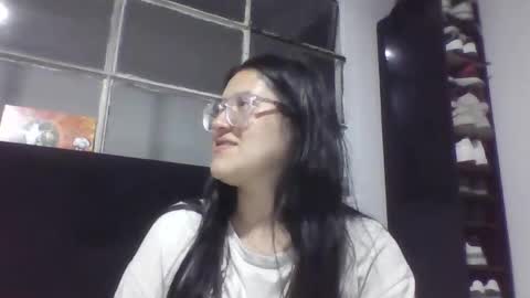 sweetyypeach online show from 10/13/25, 11:38