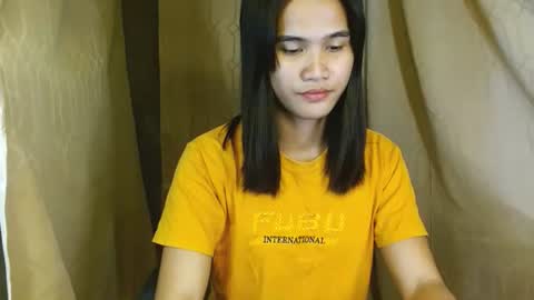 Snapshot of swettie_rhea chatting on 01/06/26, 06:22 Rhea online show from 01/06/26, 06:22