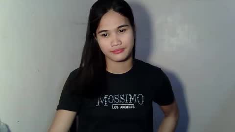 Snapshot of swettie_rhea chatting on 03/08/26, 01:59 Rhea online show from 03/08/26, 01:59
