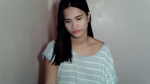 Snapshot of swettie_rhea chatting on 03/24/26, 10:26 Rhea online show from 03/24/26, 10:26
