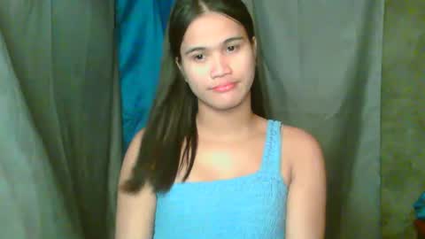 Snapshot of swettie_rhea chatting on 04/18/26, 02:21 Rhea online show from 04/18/26, 02:21