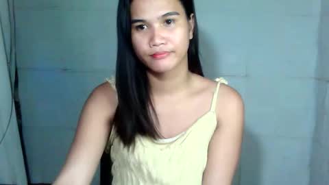 Snapshot of swettie_rhea chatting on 05/10/26, 02:22 Rhea online show from 05/10/26, 02:22