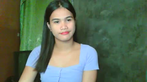 Snapshot of swettie_rhea chatting on 05/16/26, 02:27 Rhea online show from 05/16/26, 02:27