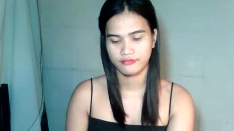 Snapshot of swettie_rhea chatting on 05/18/26, 02:34 Rhea online show from 05/18/26, 02:34