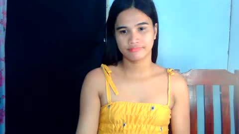 Snapshot of swettie_rhea chatting on 06/15/26, 04:42 Rhea online show from 06/15/26, 04:42