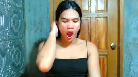 Snapshot of swettie_rhea chatting on 06/19/26, 07:01 Rhea online show from 06/19/26, 07:01