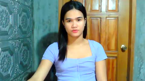 Snapshot of swettie_rhea chatting on 06/21/26, 06:27 Rhea online show from 06/21/26, 06:27