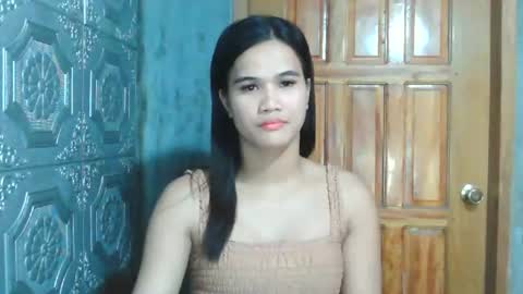 Snapshot of swettie_rhea chatting on 07/12/26, 06:37 Rhea online show from 07/12/26, 06:37