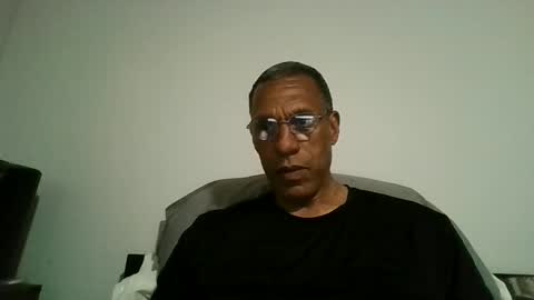 Snapshot of swimmerbod2495 chatting on 06/06/26, 01:00 swimmerbod2495 online show from 06/06/26, 01:00