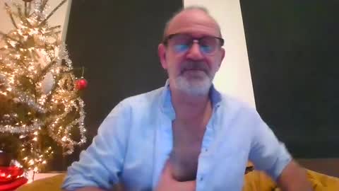 swimmi70 online show from 01/15/25, 06:29
