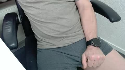 Snapshot of swisstom72 chatting on 11/01/25, 09:39 swisstom72 online show from 11/01/25, 09:39