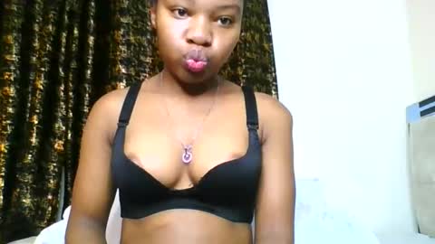 Snapshot of swit_candy chatting on 04/06/26, 01:25 Candy online show from 04/06/26, 01:25