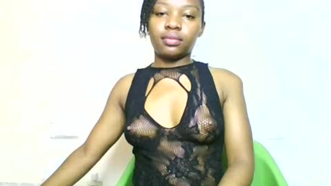 Snapshot of swit_candy chatting on 06/13/26, 04:43 Candy online show from 06/13/26, 04:43