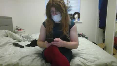 Snapshot of switch1977kik chatting on 12/16/25, 02:33 Kikswitch1977 online show from 12/16/25, 02:33