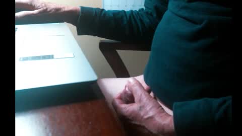Snapshot of swizzle__stick chatting on 12/02/25, 10:42 will jeffers online show from 12/02/25, 10:42