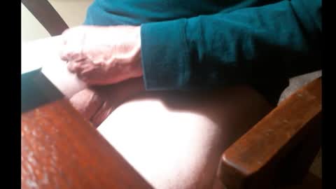 Snapshot of swizzle__stick chatting on 12/04/25, 10:57 will jeffers online show from 12/04/25, 10:57