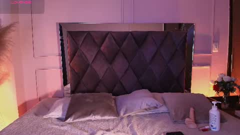 Maddy  online show from 07/25/26, 12:03