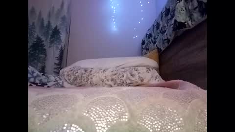 Snapshot of swollenclitneedsdad chatting on 11/14/25, 06:01 swollenclitneedsdad online show from 11/14/25, 06:01