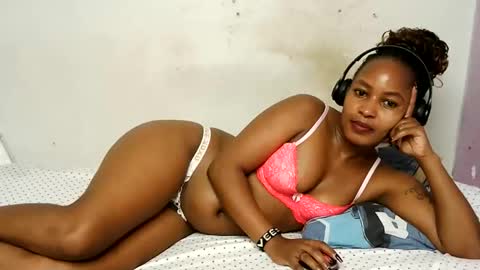 Snapshot of swt_bby chatting on 05/31/26, 06:53 swt_bby online show from 05/31/26, 06:53
