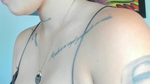 Snapshot of swtt_lilly chatting on 09/29/25, 07:19 Lilly  online show from 09/29/25, 07:19