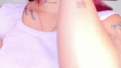 Snapshot of swtt_lilly chatting on 10/02/25, 07:43 Lilly  online show from 10/02/25, 07:43