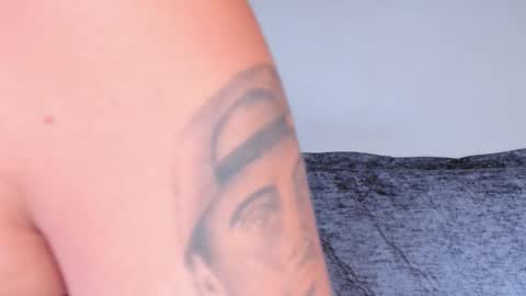 Snapshot of swtt_lilly chatting on 10/18/25, 07:25 Lilly  online show from 10/18/25, 07:25