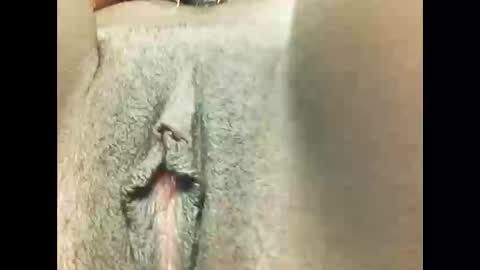 Snapshot of swtvrg2558 chatting on 11/26/25, 12:00 swtvrg2558 online show from 11/26/25, 12:00