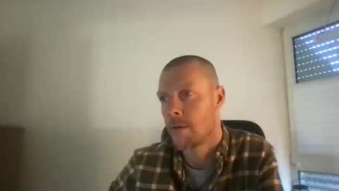 Snapshot of sx1904 chatting on 03/04/25, 02:53 sx1904 online show from 03/04/25, 02:53