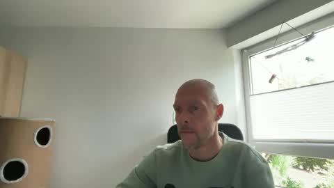 Snapshot of sx1904 chatting on 06/13/26, 08:23 sx1904 online show from 06/13/26, 08:23