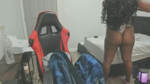 Snapshot of sxamleuy chatting on 10/03/25, 03:47 sxamleuy online show from 10/03/25, 03:47