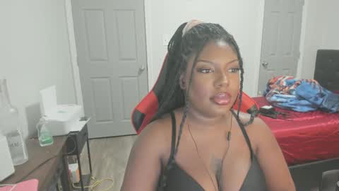 Snapshot of sxamleuy chatting on 10/10/25, 03:05 sxamleuy online show from 10/10/25, 03:05