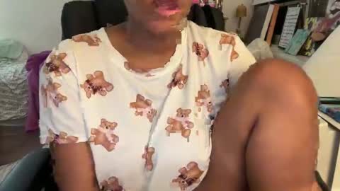 Snapshot of sxckadelilah chatting on 10/17/25, 03:42 SxckADelilah online show from 10/17/25, 03:42