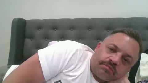 Snapshot of sxylegsturnmeon chatting on 11/18/25, 06:40 sxylegsturnmeon online show from 11/18/25, 06:40