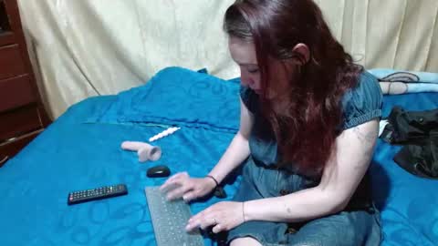 Snapshot of sydney_kane_ chatting on 12/19/24, 11:18 sydney_kane_ online show from 12/19/24, 11:18