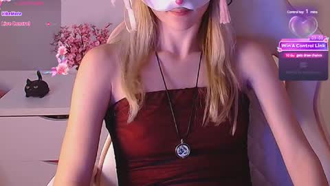 Snapshot of sydney_max chatting on 02/17/25, 01:25 Milena online show from 02/17/25, 01:25