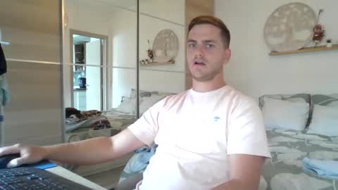 Snapshot of syl092 chatting on 09/22/25, 12:29 syl092 online show from 09/22/25, 12:29