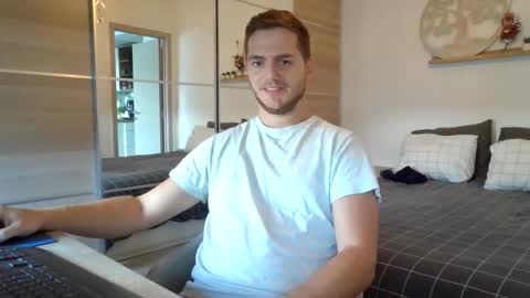 Snapshot of syl092 chatting on 10/04/25, 08:56 syl092 online show from 10/04/25, 08:56