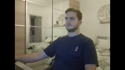 Snapshot of syl092 chatting on 10/14/25, 05:03 syl092 online show from 10/14/25, 05:03