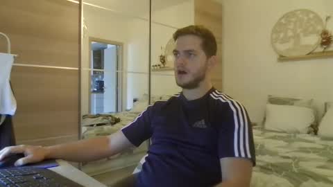 Snapshot of syl092 chatting on 10/15/25, 03:23 syl092 online show from 10/15/25, 03:23