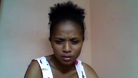 Snapshot of sylvaniah01 chatting on 05/27/26, 03:09 sylvaniah01 online show from 05/27/26, 03:09