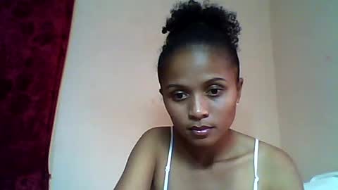 Snapshot of sylvaniah01 chatting on 06/04/26, 01:17 sylvaniah01 online show from 06/04/26, 01:17
