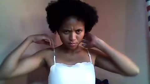 Snapshot of sylvaniah01 chatting on 06/05/26, 01:06 sylvaniah01 online show from 06/05/26, 01:06