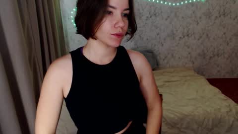 Snapshot of syrendixon chatting on 10/27/25, 09:02 SyrenDixon online show from 10/27/25, 09:02