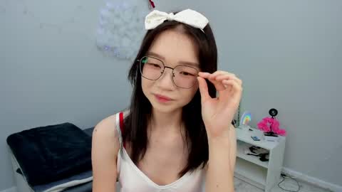Snapshot of syuri_sun chatting on 06/05/26, 01:28 Yuki online show from 06/05/26, 01:28