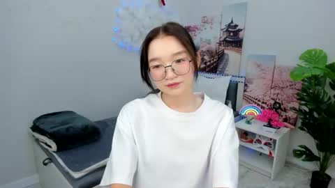 Snapshot of syuri_sun chatting on 06/11/26, 02:37 Yuki online show from 06/11/26, 02:37