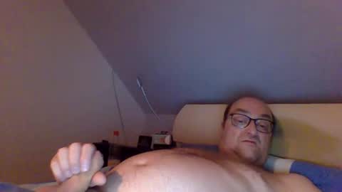 Snapshot of t0815 chatting on 02/14/25, 08:59 t0815 online show from 02/14/25, 08:59